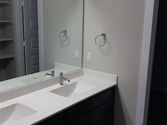 4th image of 211 Hidden Springs Dr