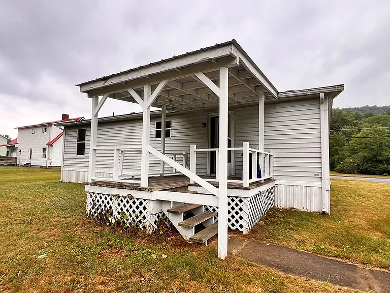 234 N Williamson Rd — Photo 2