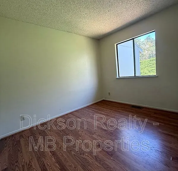 3485 Rosalinda Dr — Photo 9