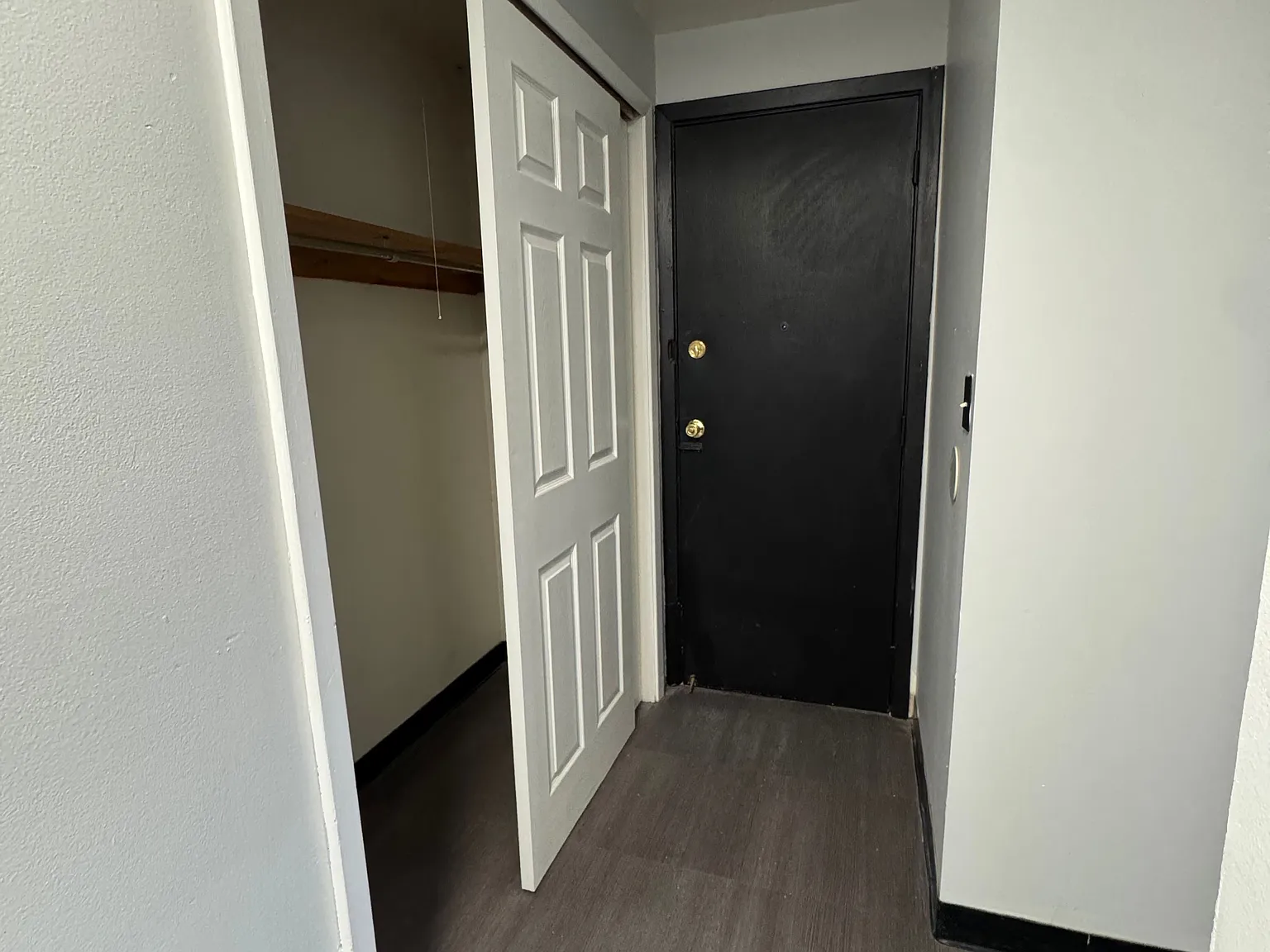 2 bed, 1.0 bath, $925 — Photo 2
