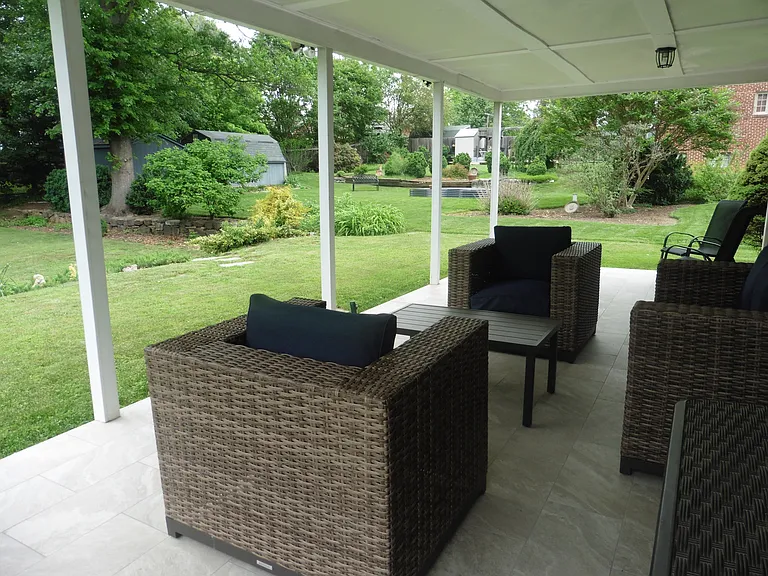 319 Crompton Rd — Photo 27