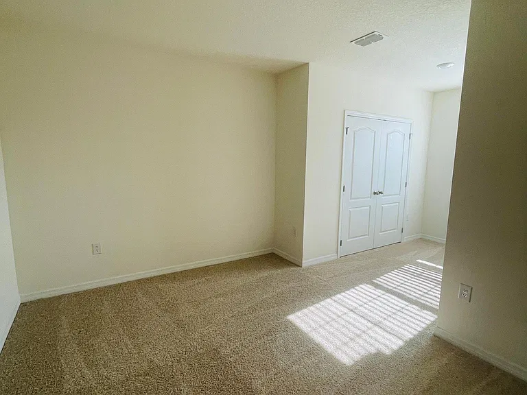 1371 Isleta Loop — Photo 12