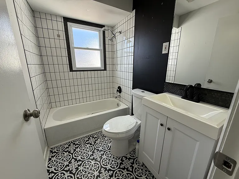 17W287 Halsey Rd — Photo 7