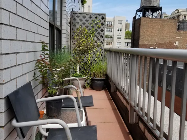 7 East 14th Street image 1 of 14