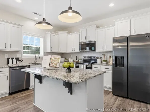 321 Gadson Dr, Hope Mills, NC 28348