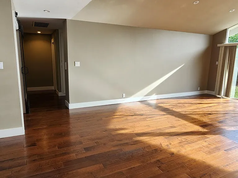 2057 Touraine Ln — Photo 3