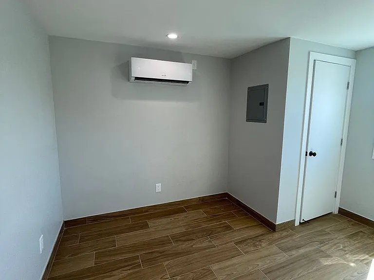 14700 Hubbard St — Photo 5