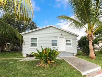 3633 President Barack Obama Hwy, Riviera Beach, FL, 33404