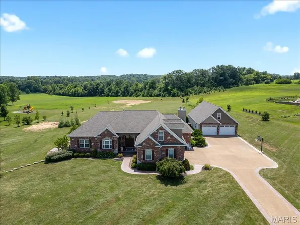 11078 Stonebridge Ln, Wentzville, MO 63385