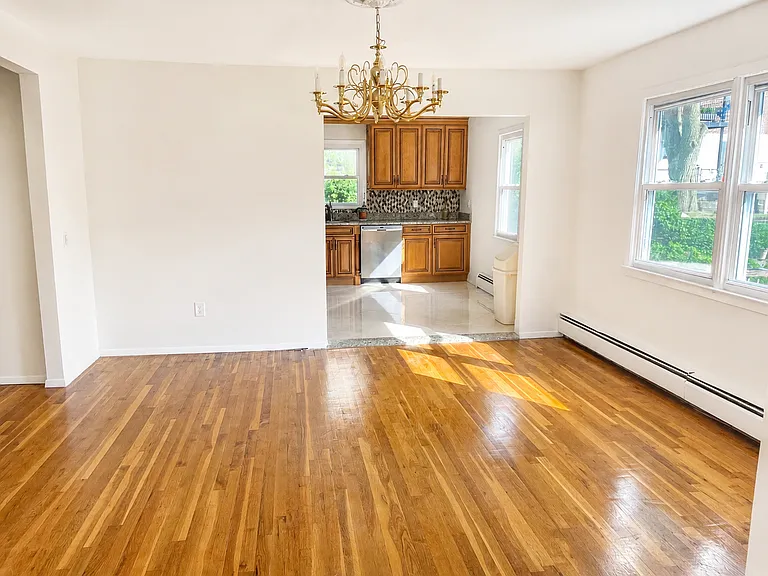 136 Bennett Ave #T — Photo 6