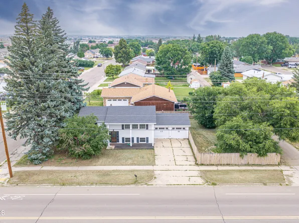 107 18th St E, Williston, ND 58801