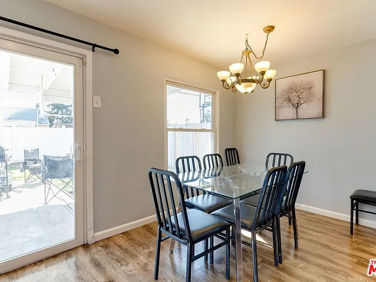 7858 Jamieson Ave — Photo 10