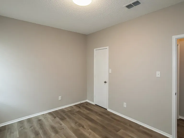 7213 Park Creek Cir W — Photo 13