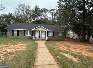 323 Carriage Ln #B, Albany, GA 31721