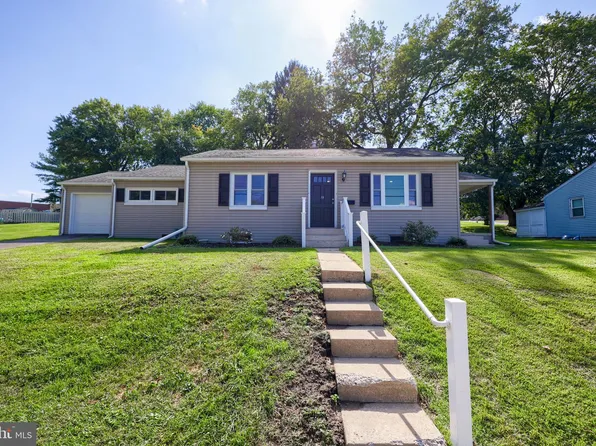 15 Circle Rd, Millersville, PA 17551