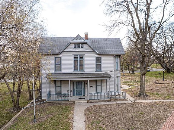 2nd image of 610 N 8th St