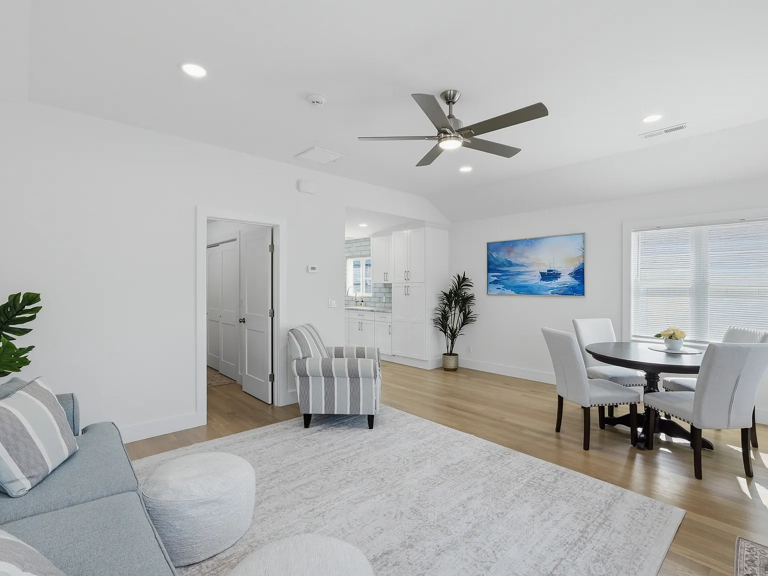 2 bed, 920 sqft, $3,800 — Photo 4