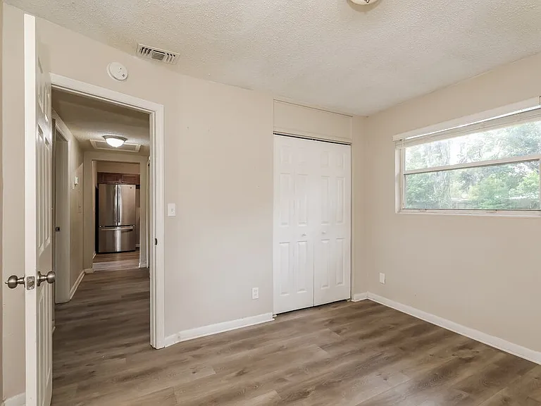 6930 Bernay Ave — Photo 14