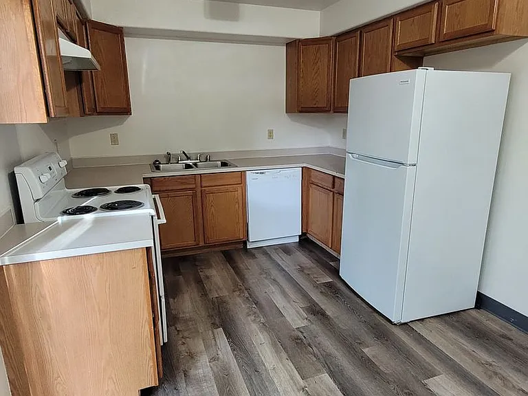 1830 W Crouse St — Photo 14