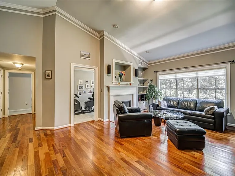 3275 Lenox Rd NE — Photo 10