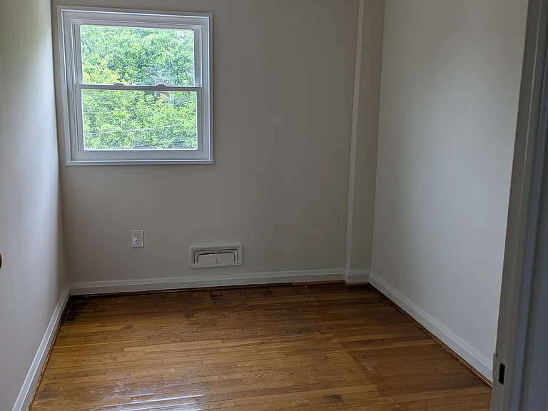 3215 Wallford Dr — Photo 6