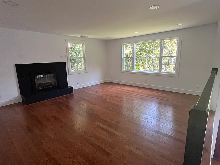 751 W Avon Rd — Photo 6