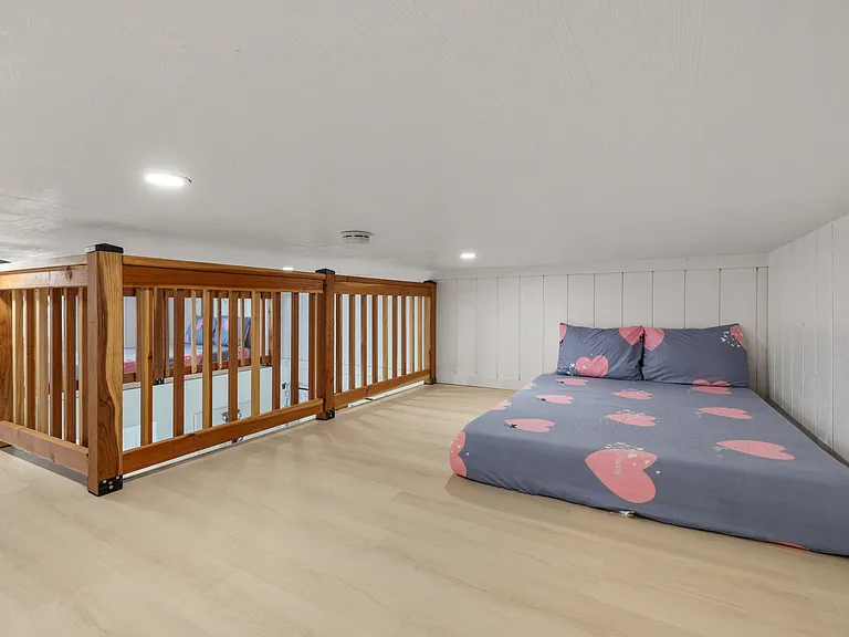 Upstairs Loft. Additonal sleeping for 4.