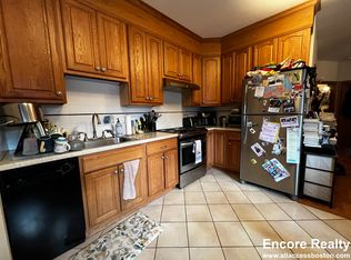 79 Charles St APT 4, Boston, MA 02114