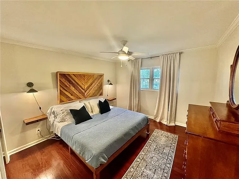 1230 Woodland Ave NE #4 — Photo 8