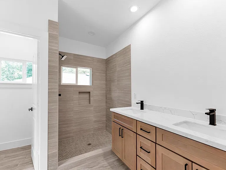 11403 Alcott Dr — Photo 32