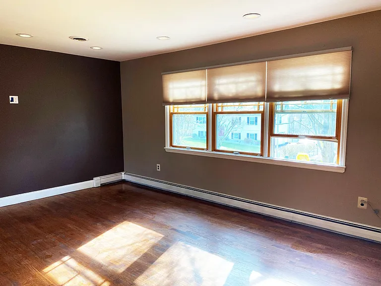 13 Beacon St — Photo 2
