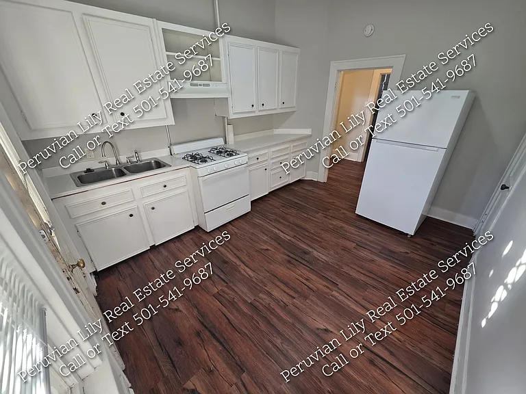 307 E 7th St #2 — Photo 8