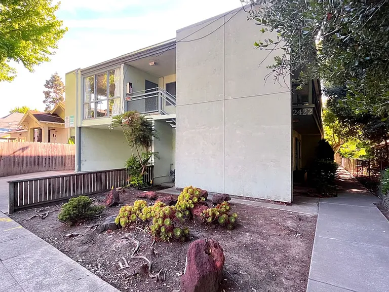 2422 McKinley Ave #F — Photo 12