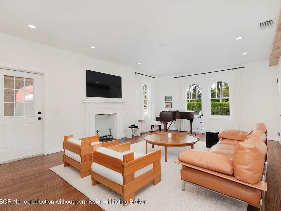 1st image of 306 Marlborough Pl