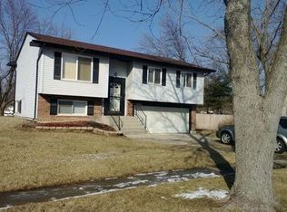 1066 Amherst Ln, University Park, IL