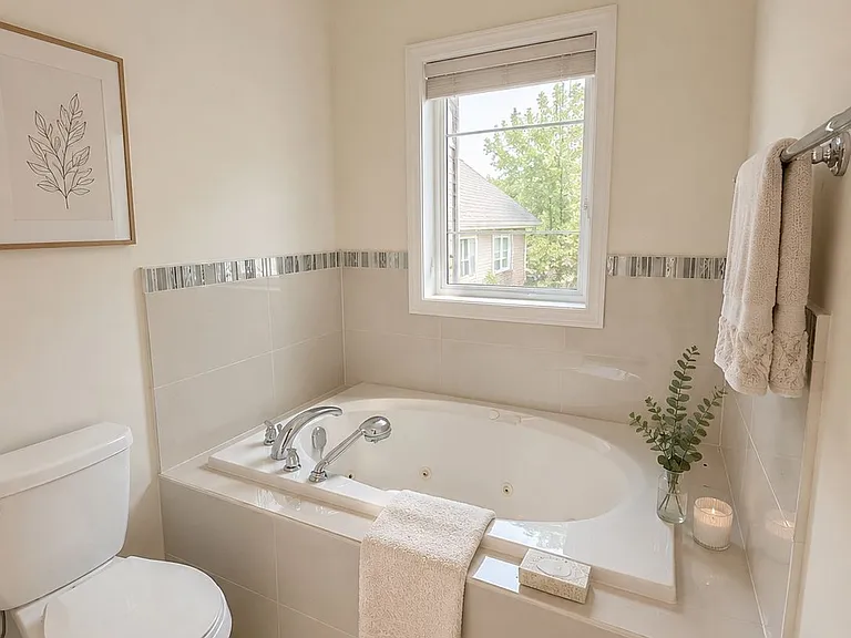 218 Dougall Ave — Photo 15