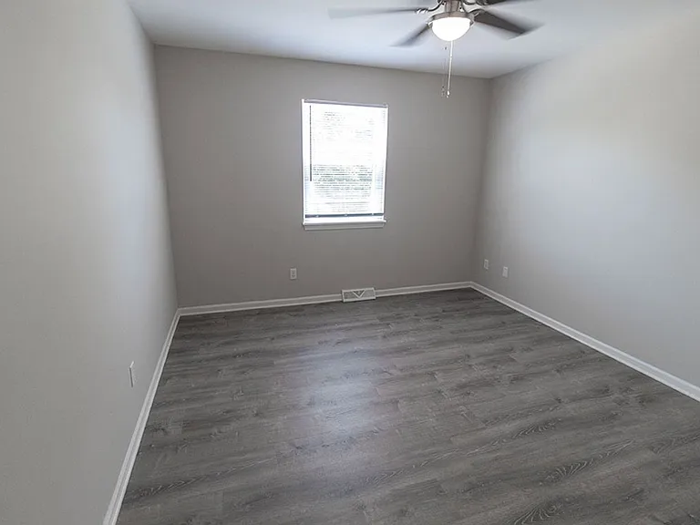 1923 Mirtle Grove Ct — Photo 25