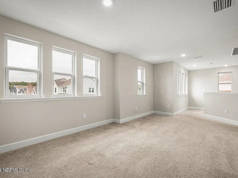 63 Millenia Dr — Photo 32