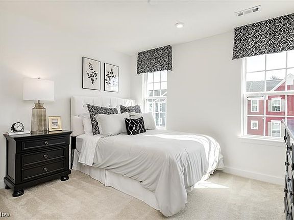 5th image of 1405 Chateau Pl