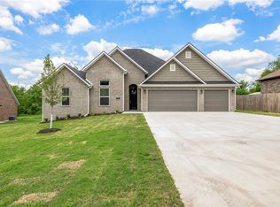 711 Oakley St, Pea Ridge, AR 72751
