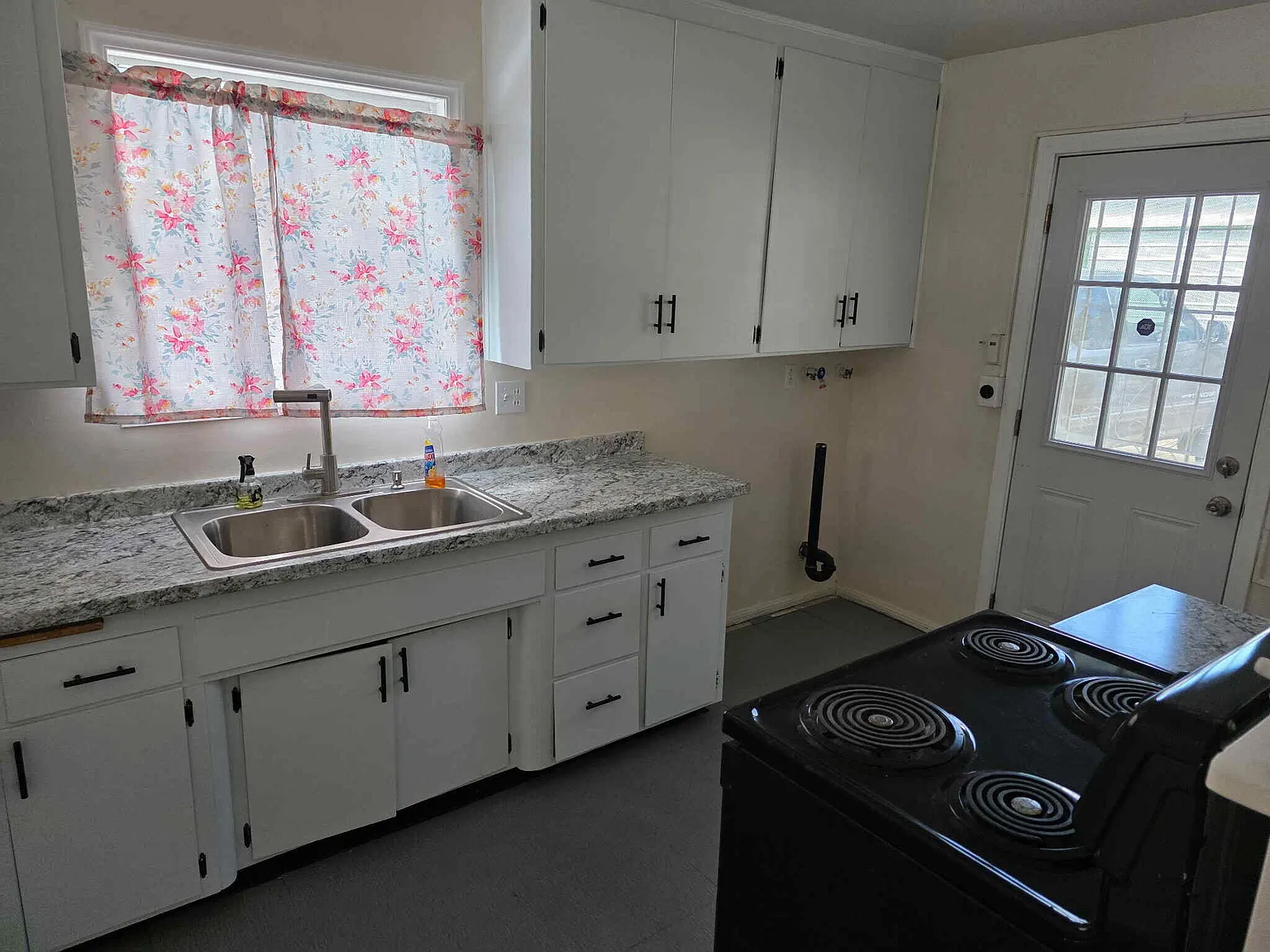 3 bed, 1144 sqft, $1,700 — Photo 3