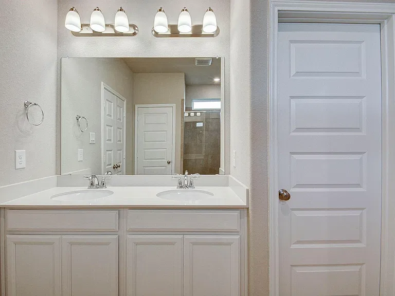 18572 Meadow Point Ln — Photo 31