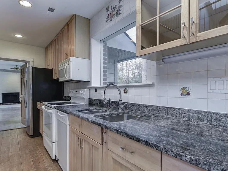 Kitchen wall