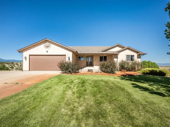 6499 Rock Springs Dr, Pueblo, CO 81005