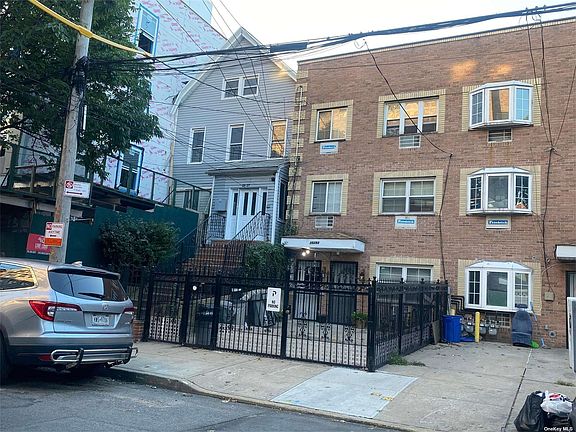 3rd image of 2529A Grand Ave #A