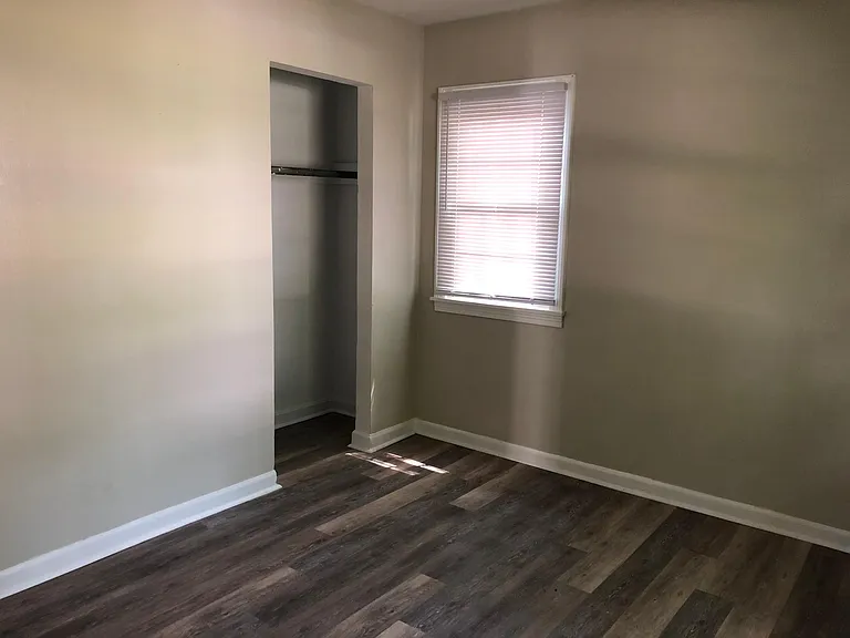 146 Valentine Dr — Photo 16