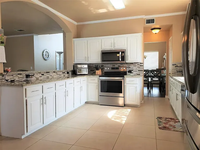 1504 Country Ln — Photo 14