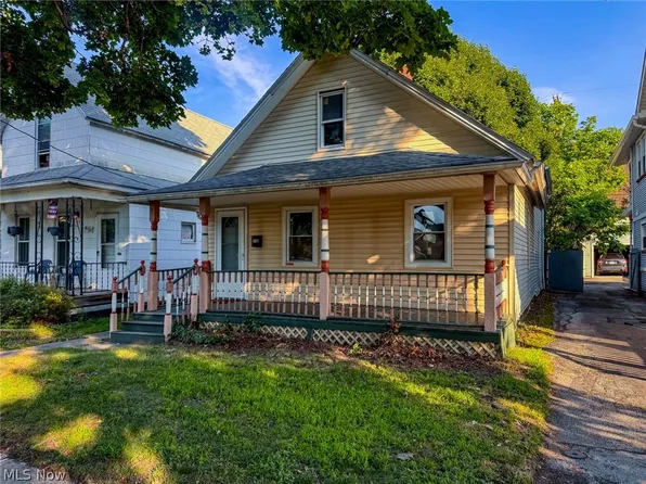 6103 W Clinton Ave, Cleveland, OH 44102