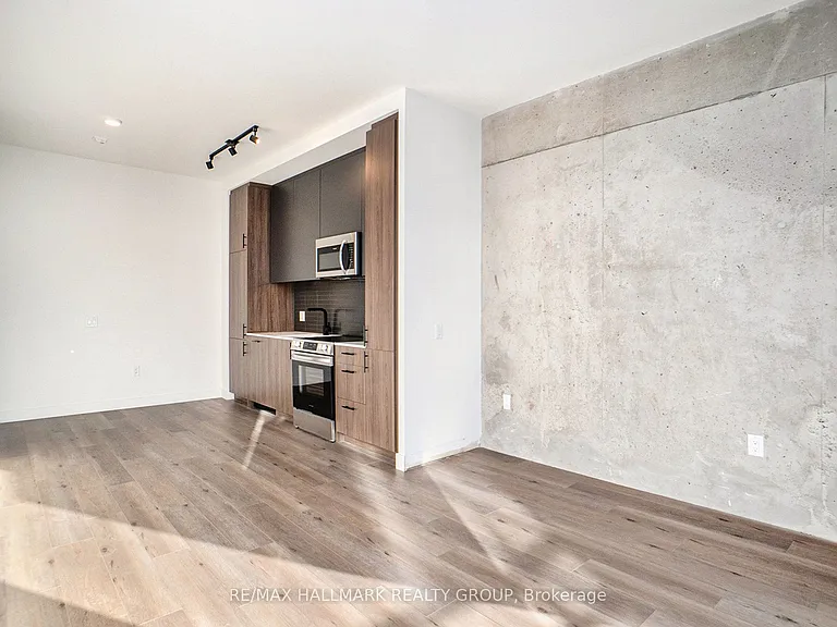 10 James St #11 — Photo 5