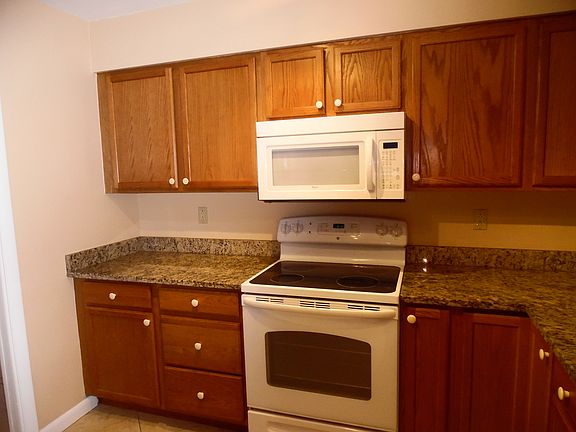 Large Eat-in Kithchen